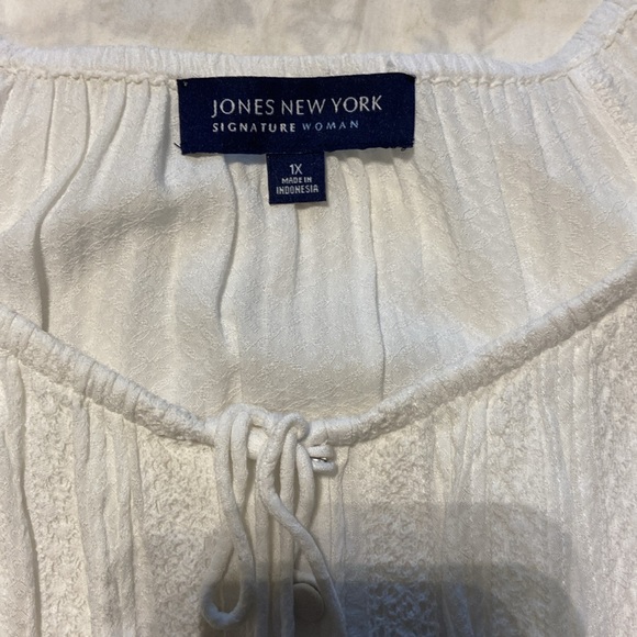 Jones New York 3/4 sleeve with elastic cuff, neckline and bottom.  Like new! - Picture 2 of 4